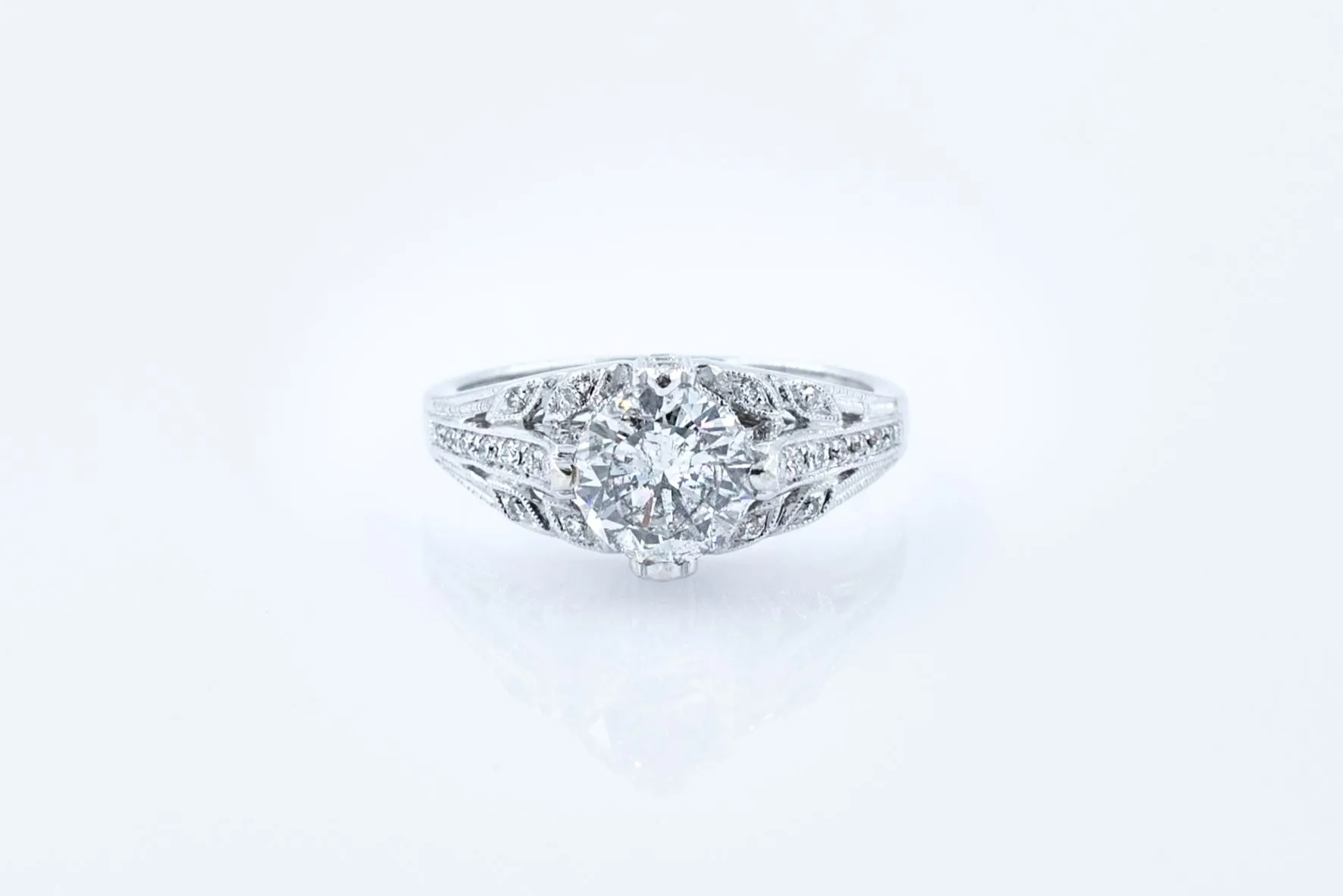 1.33 ct Round Brilliant Cut Vintage-Style Diamond Engagement Ring 18k