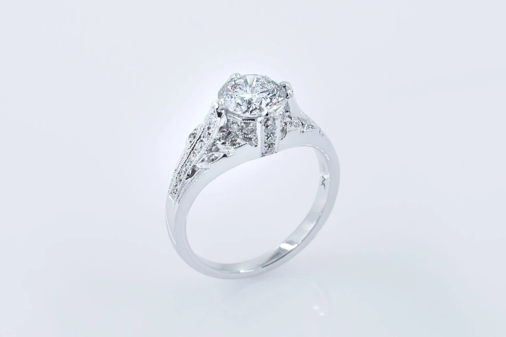 1.33 ct Round Brilliant Cut Vintage-Style Diamond Engagement Ring 18k