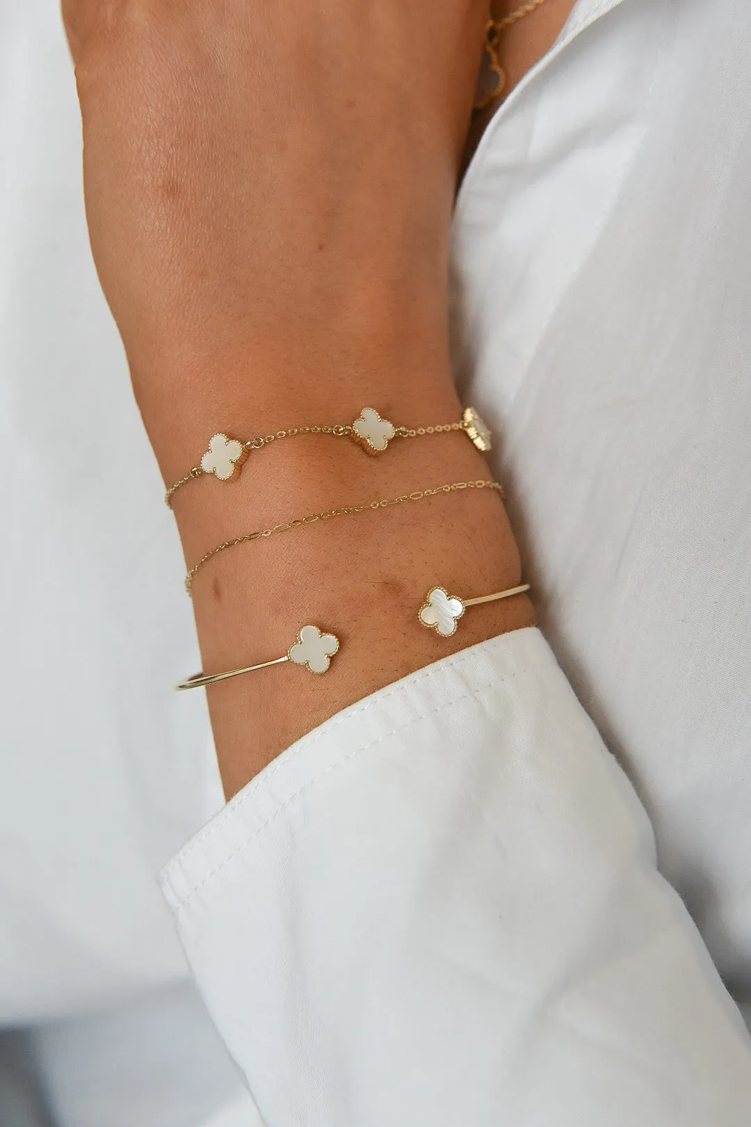 9ct Yellow Gold Mother Of Pearl Multi Clover Bracelet