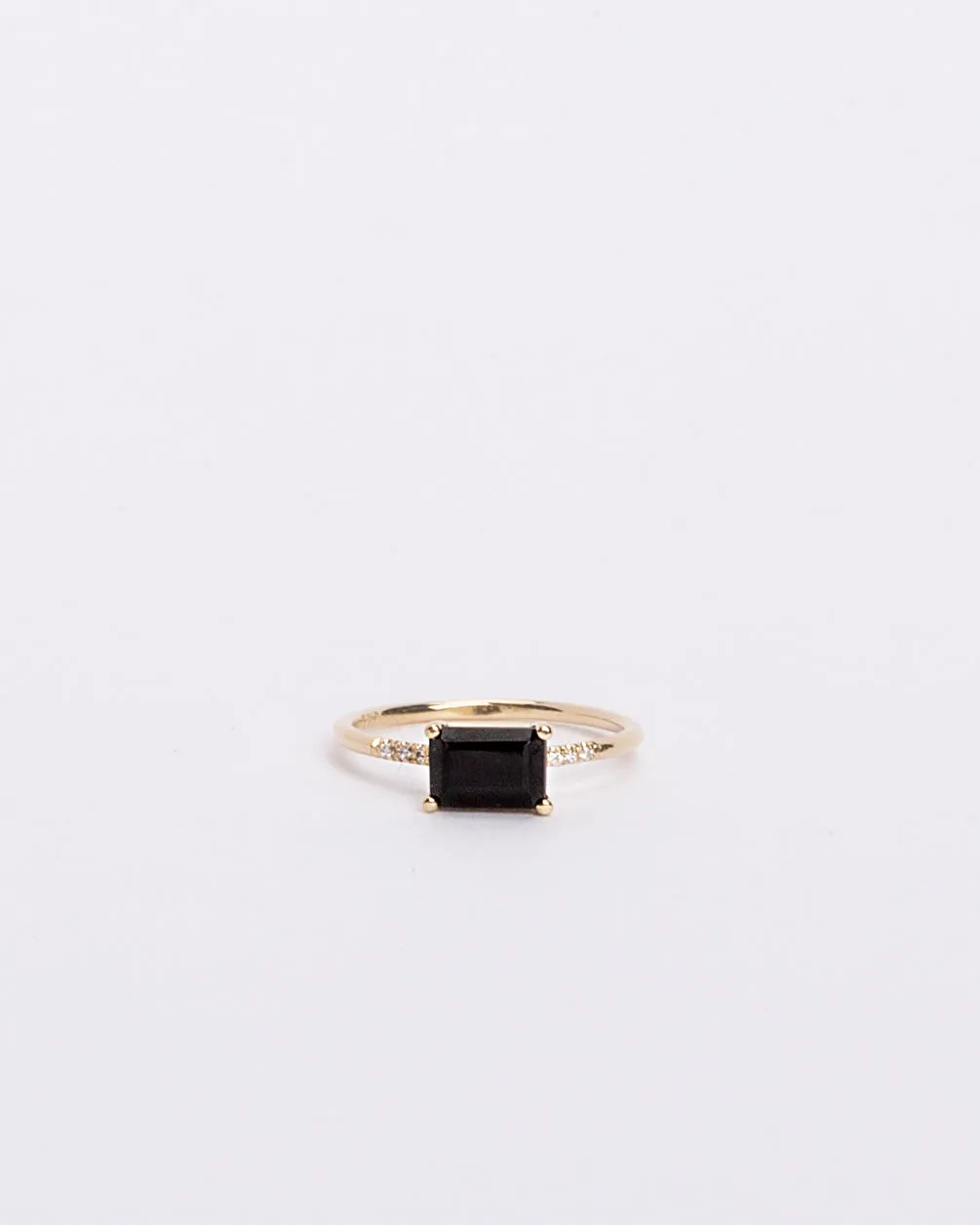 EAST WEST ONYX EQUILIBRIUM RING