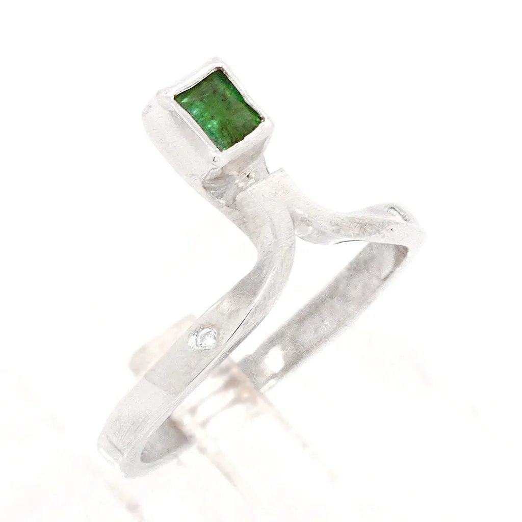 Emerald & White Diamond Twisted Ring (size 7 1/2)