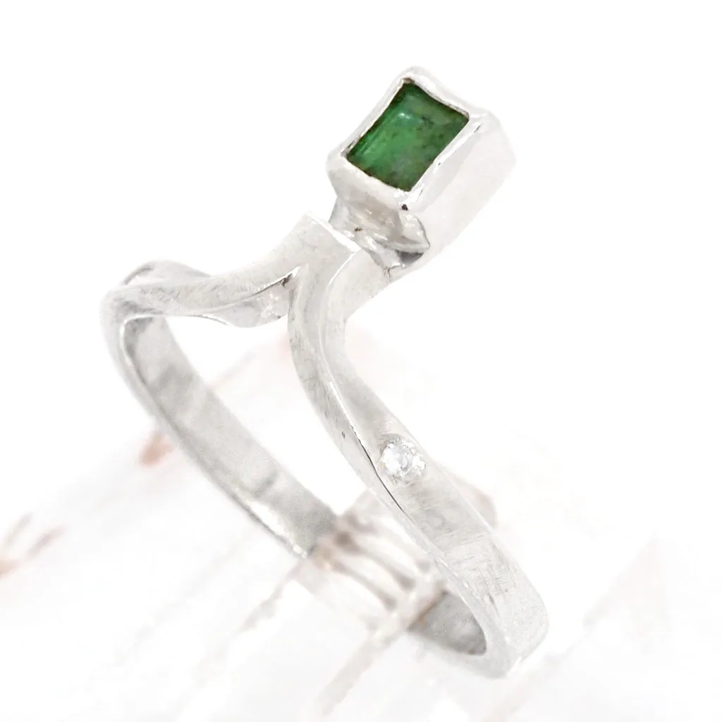 Emerald & White Diamond Twisted Ring (size 7 1/2)