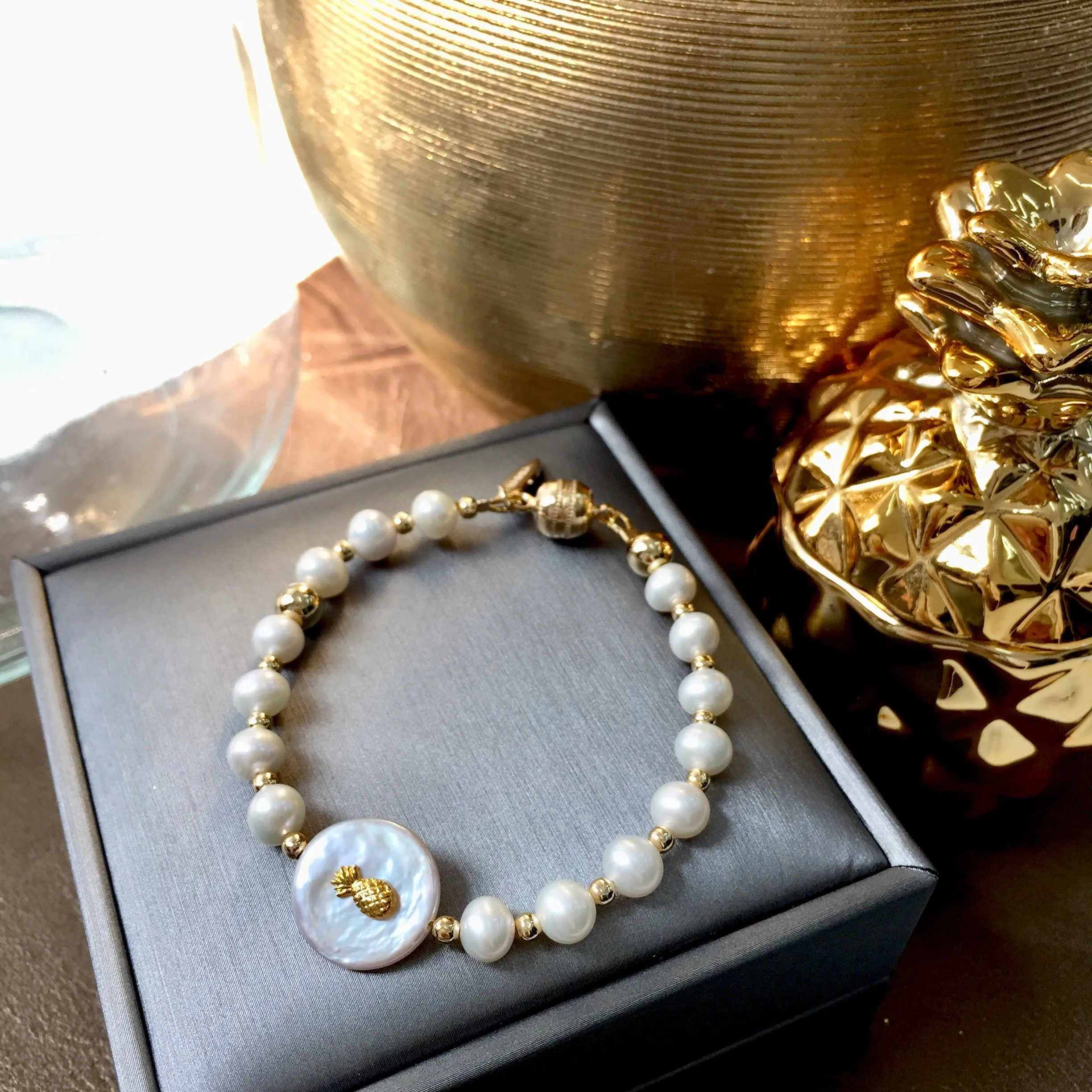 Freshwater Pearls With Pineapple Charm Bracelet MB120