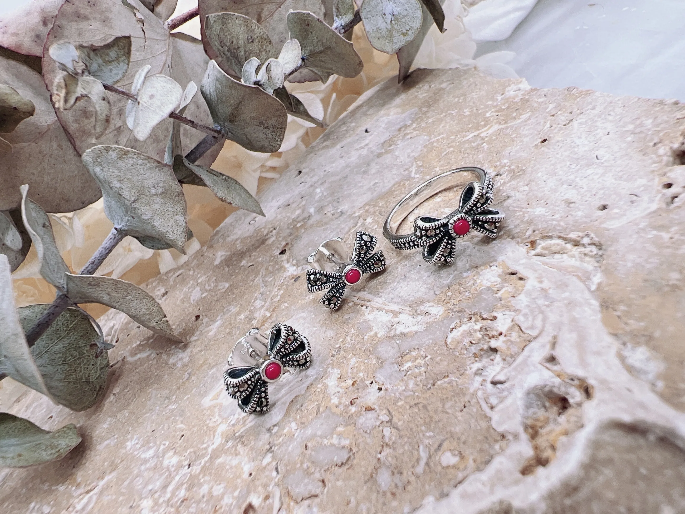 Red Coral Ribbon Ring