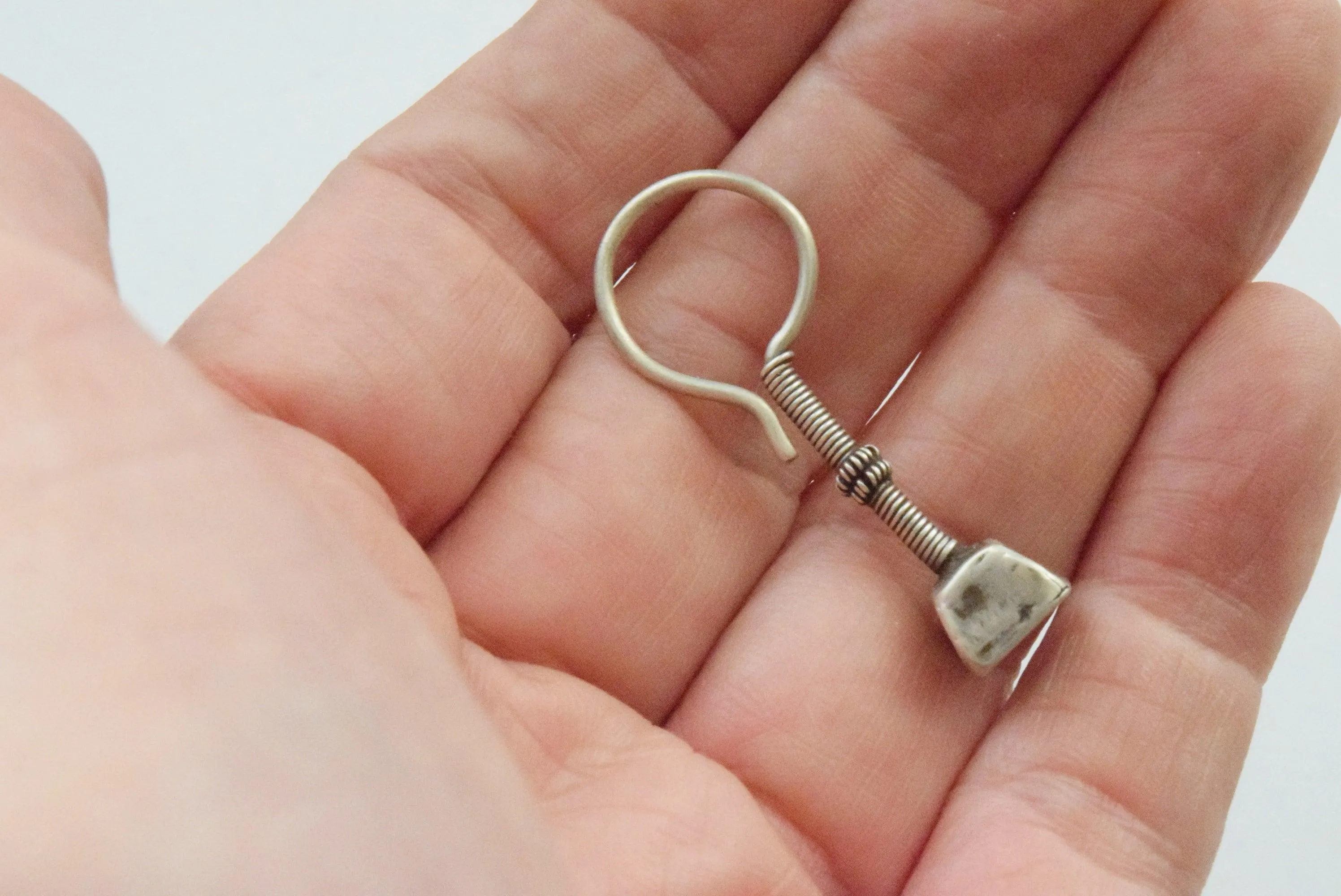 Vintage Small Silver Vedhla Indian Tribal Earrings from Gujarat